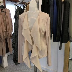 Hi guys sweater with flounce